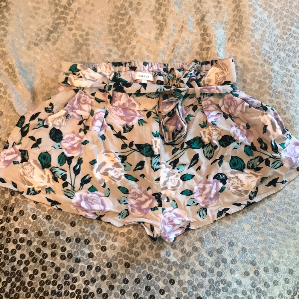 Talula Floral patterned cloth shorts